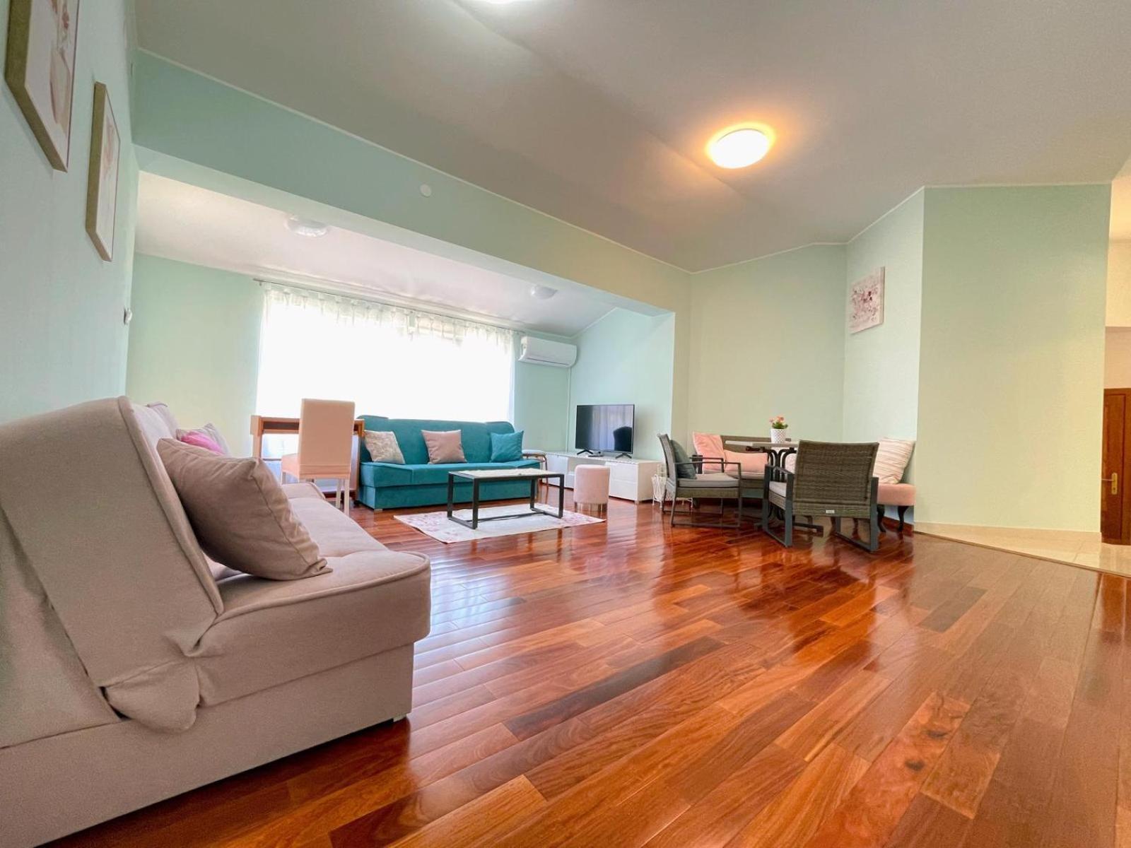 Dolce Apartment *